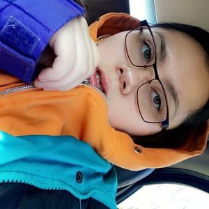 Meet your Posher, Nelida